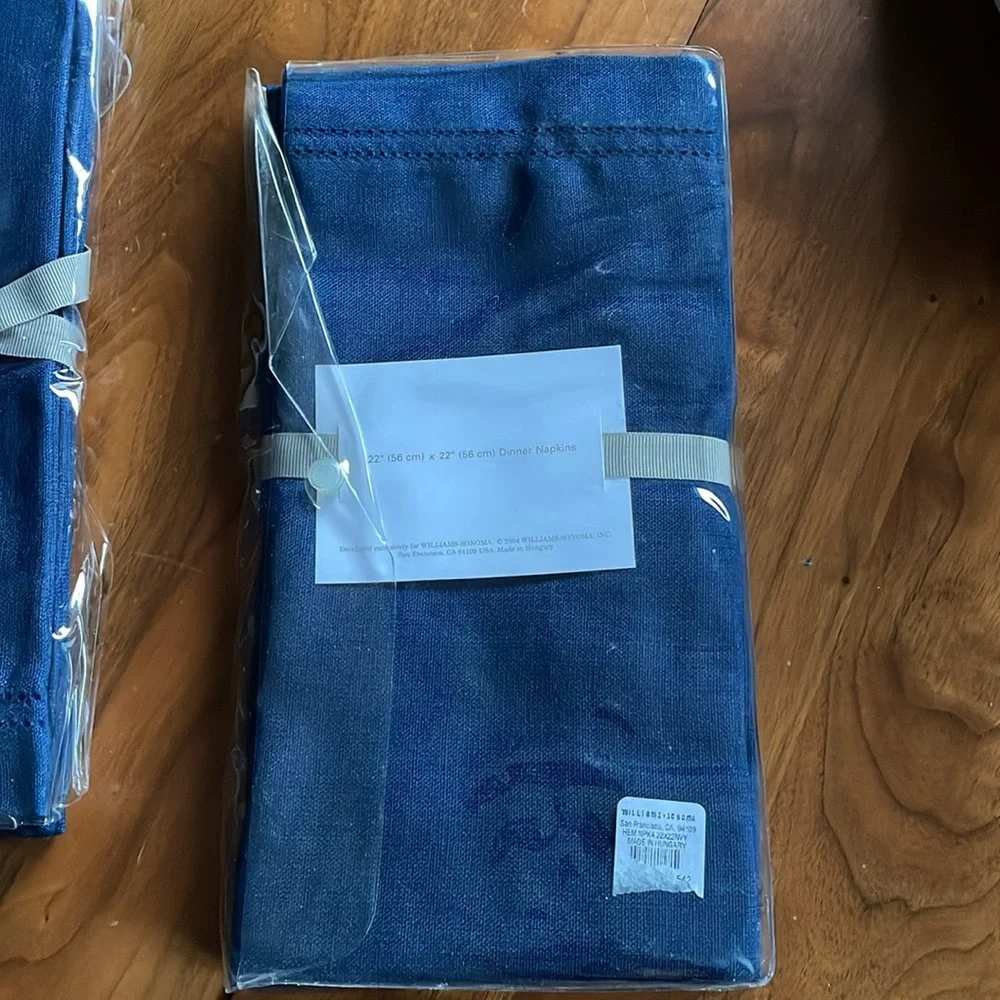 Brand new Williams Sonoma 100% linen napkins.